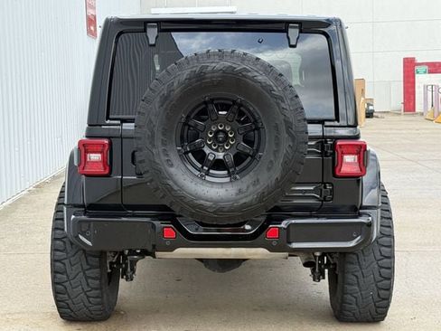 Used 2021 Jeep Wrangler Unlimited Sahara image 5