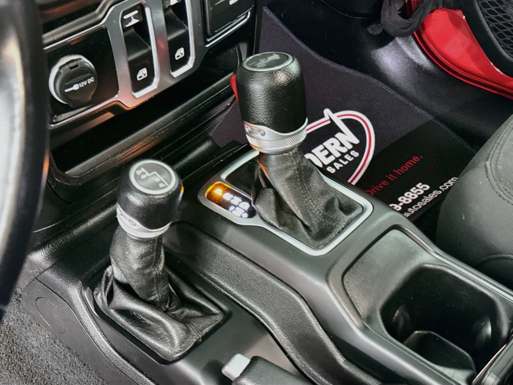 Used 2020 Jeep Wrangler Sport AWD/4WD image 29