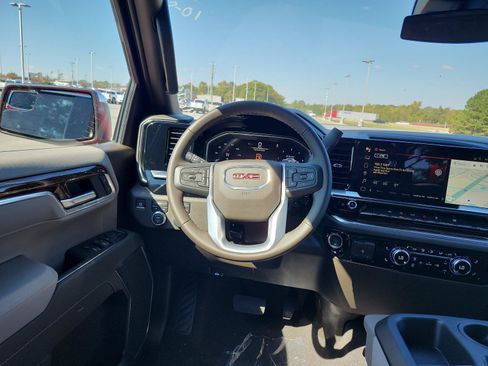 New 2026 GMC Sierra 1500 SLE AWD/4WD image 10