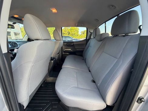 Used 2017 Toyota Tacoma SR5 w/ Tow Package AWD/4WD image 18