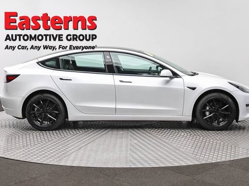 Used 2021 Tesla Model 3 Standard Range Plus RWD image 4