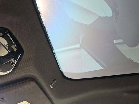 Used 2023 BMW iX xDrive50 w/ Premium Package image 18