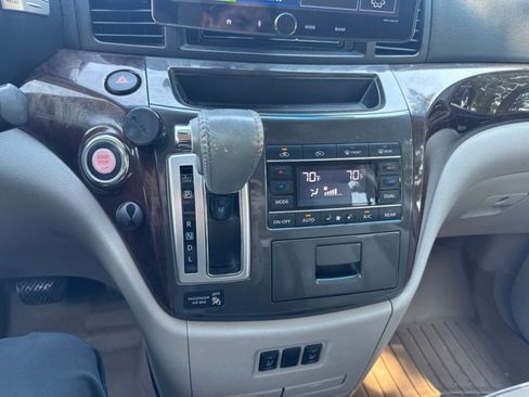 Used 2014 Nissan Quest SV w/ Leather Package FWD image 19