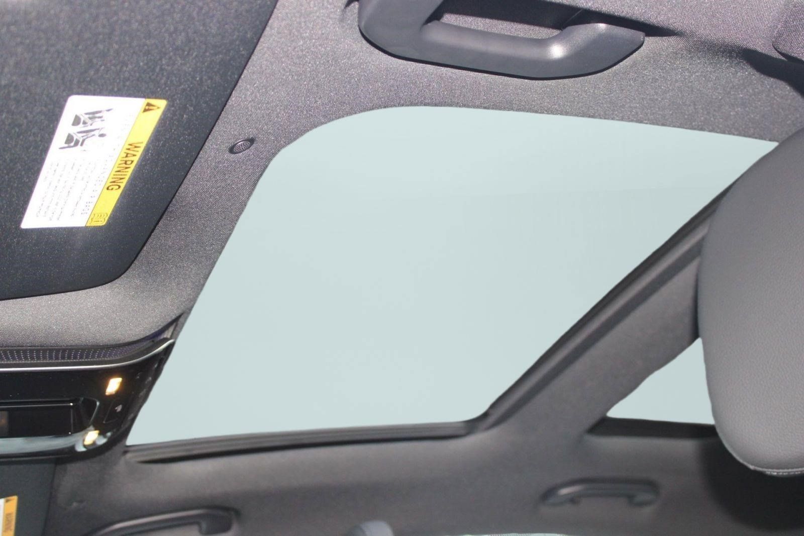 Used 2026 Mercedes-Benz C 300 Sedan image 13