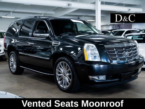 Used 2010 Cadillac Escalade 4WD Hybrid image 1