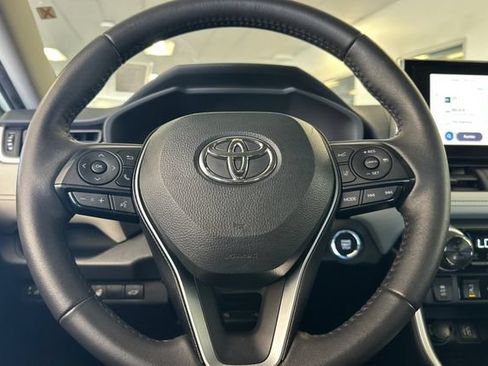 Used 2024 Toyota RAV4 XLE w/ Convenience Package FWD image 28