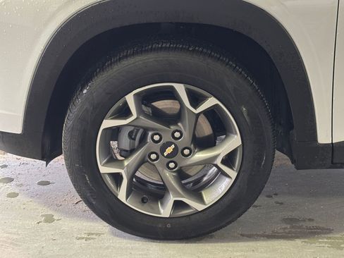 Used 2025 Chevrolet Trax LT image 29