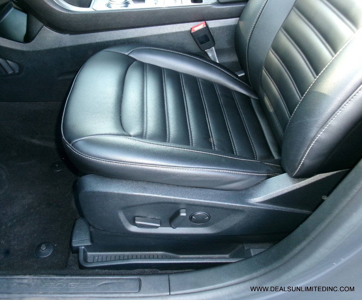 Used 2021 Ford Edge SEL AWD/4WD image 9