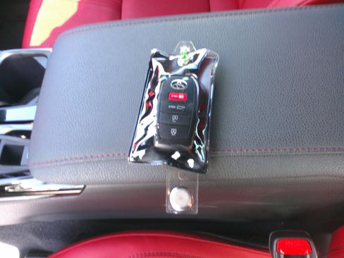 Used 2025 Toyota Camry XSE w/ Premium Plus Package image 36