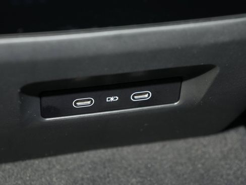 New 2026 Porsche Macan 4 Electric image 37