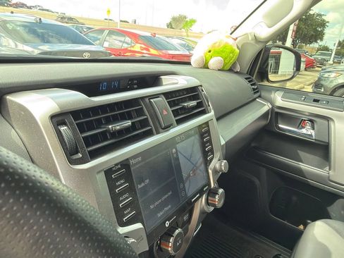Used 2023 Toyota 4Runner SR5 Premium w/ Moonroof Package AWD/4WD image 10