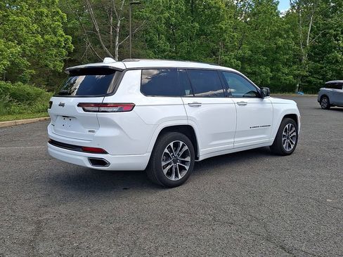 Used 2022 Jeep Grand Cherokee L Overland w/ Luxury Tech Group IV AWD/4WD image 9