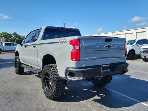 Used 2024 Chevrolet Silverado 1500 LT Trail Boss w/ Convenience Package II image 7