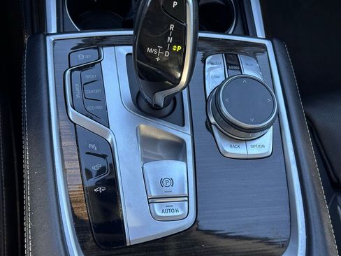 Used 2022 BMW 740i 740i w/ Premium Package image 34