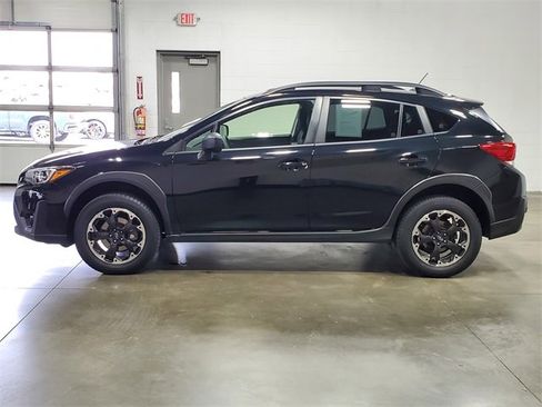 Certified 2023 Subaru Crosstrek 2.0i image 7