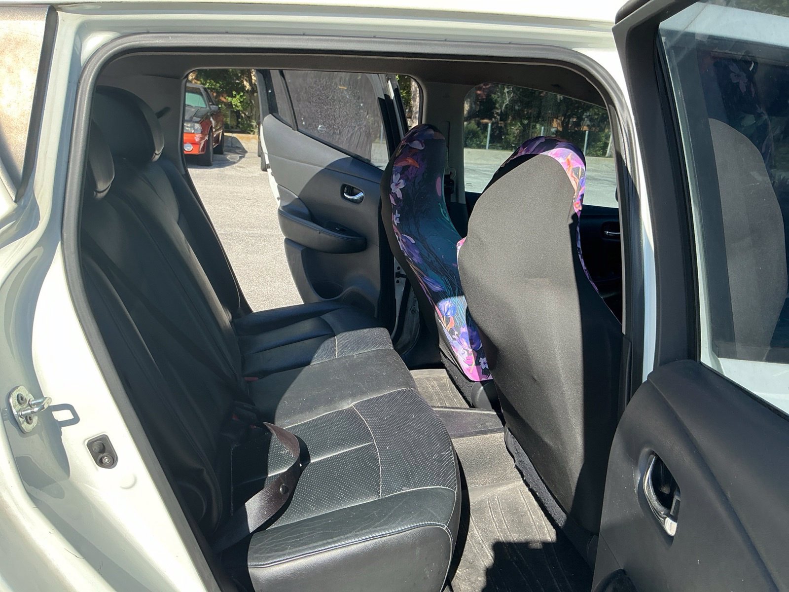 Used 2013 Nissan Leaf SL w/ Premium Pkg FWD image 15
