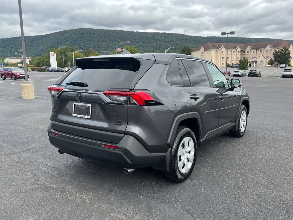 Certified 2024 Toyota RAV4 LE AWD/4WD image 7