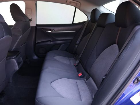 Used 2018 Toyota Camry LE FWD image 19