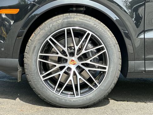 New 2026 Porsche Cayenne image 32