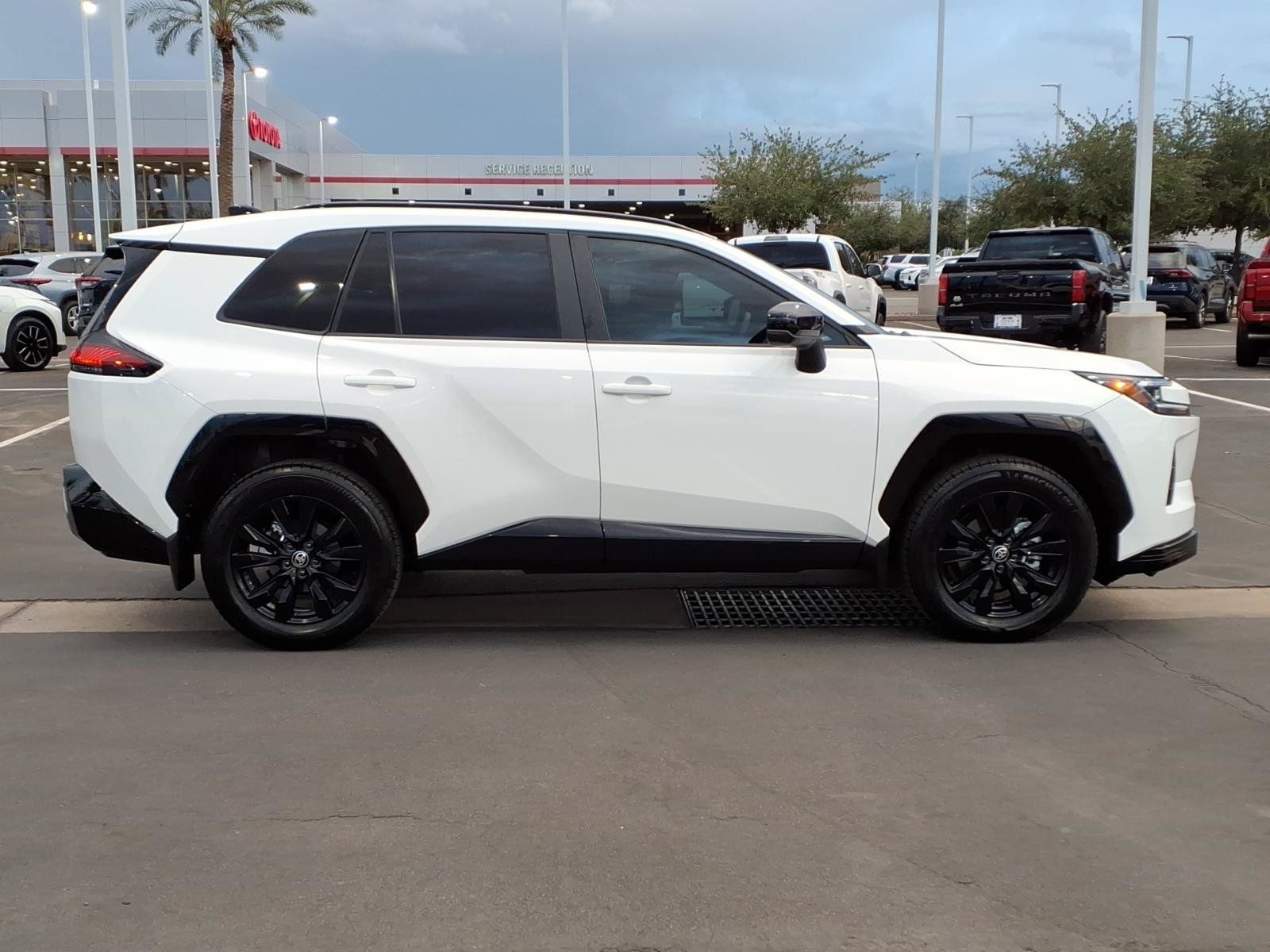 Used 2026 Toyota RAV4 SE w/ Convenience Package FWD image 3