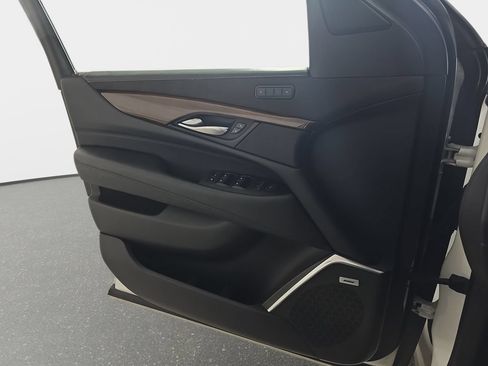Used 2020 Cadillac Escalade Premium Luxury AWD/4WD image 31