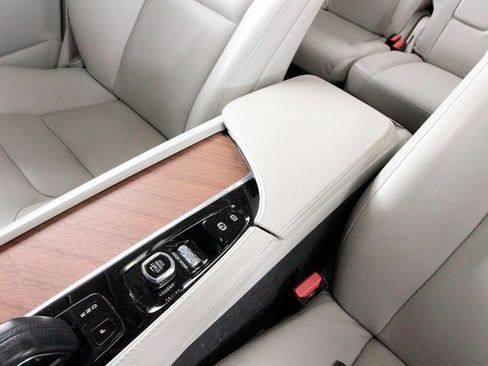 Used 2021 Volvo XC90 T8 Inscription Expression w/ Protection Package Premier image 8