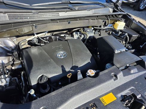 Used 2018 Toyota Highlander XLE AWD/4WD image 21