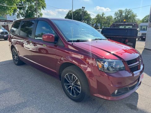 Used 2019 Dodge Grand Caravan GT FWD image 4