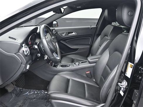Used 2018 Mercedes-Benz GLA 250 GLA 250 4dr SUV w/ Premium Package image 10
