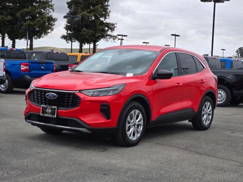 Certified 2024 Ford Escape Active FWD image 8