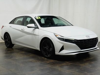 Used 2021 Hyundai Elantra SEL w/ Convenience Package