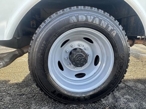 Used 2017 Ford F550 2WD Regular Cab Super Duty image 15