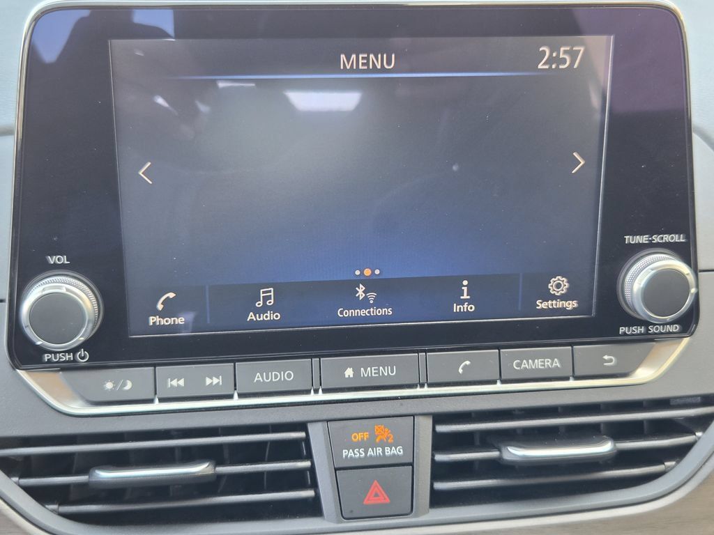 Used 2025 Nissan Altima 2.5 SV AWD/4WD image 14