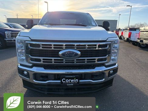 Used 2024 Ford F350 XLT image 3