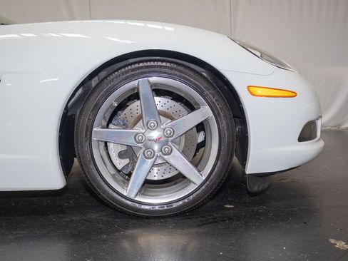 Used 2007 Chevrolet Corvette Convertible w/ Preferred Equipment Group RWD image 7