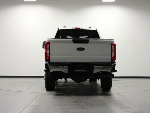 Used 2023 Ford F350 XLT image 5