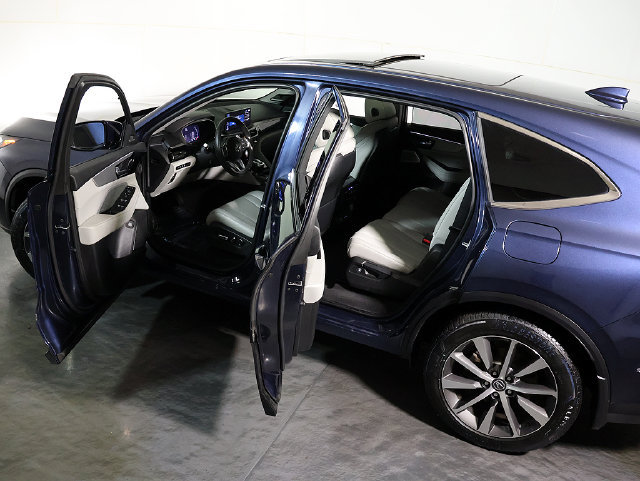 Certified 2025 Acura MDX w/ Technology Package AWD/4WD image 5