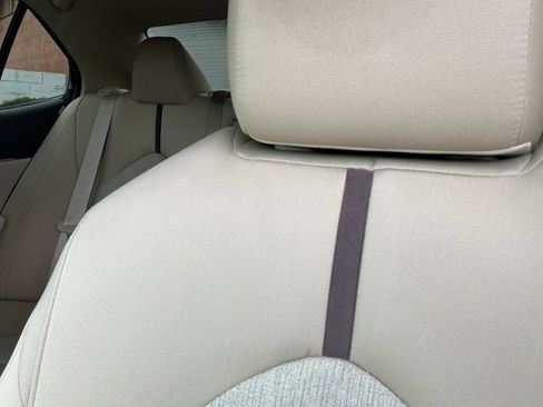 Used 2018 Toyota Camry LE FWD image 13