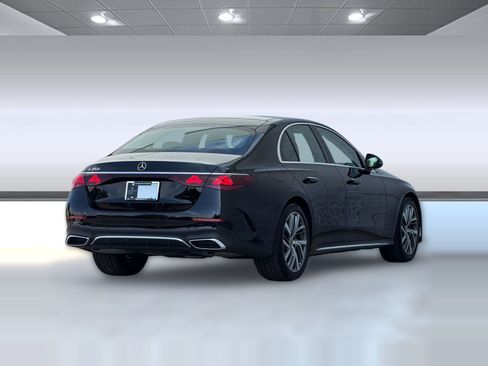Used 2025 Mercedes-Benz E 350 Sedan image 9