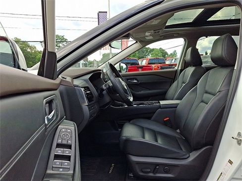 Certified 2022 Nissan Rogue SL w/ SL Premium Package image 14