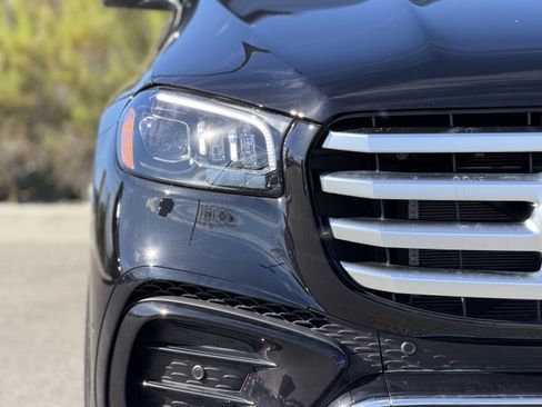 New 2025 Mercedes-Benz GLS 580 4MATIC image 7