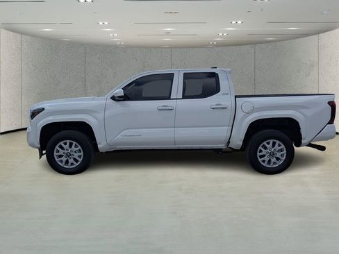 Used 2024 Toyota Tacoma SR5 image 6