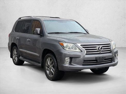Used 2014 Lexus LX 570 4WD image 3