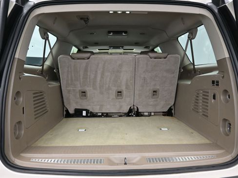 Used 2015 Chevrolet Suburban LTZ AWD/4WD image 7