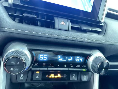 Used 2024 Toyota RAV4 XLE w/ Convenience Package image 27