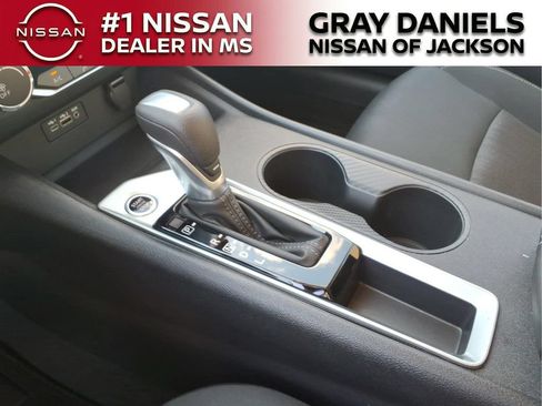 Certified 2025 Nissan Altima 2.5 SV FWD image 20