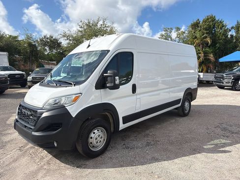 Used 2025 RAM ProMaster 2500 w/ Convenience Group FWD image 1