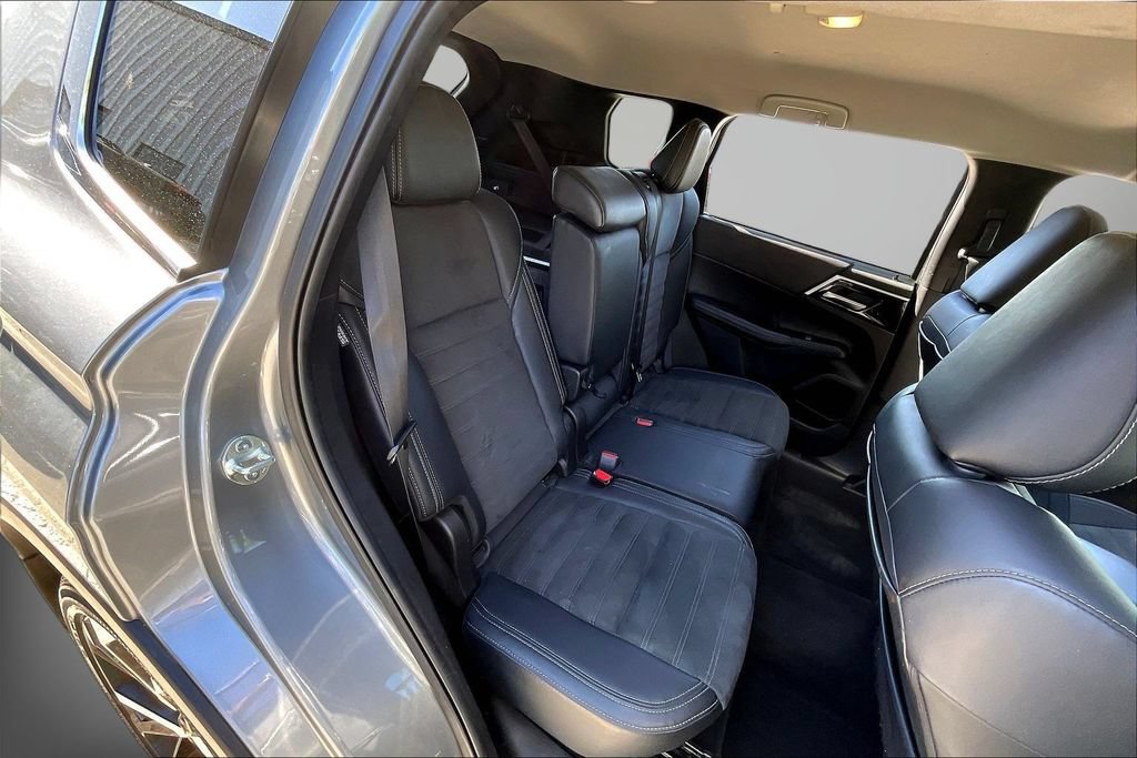 Used 2024 Mitsubishi Outlander SE AWD/4WD image 24