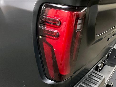 Used 2024 GMC Sierra 2500 Denali Ultimate w/ Snow Plow Prep/Camper Package AWD/4WD image 29