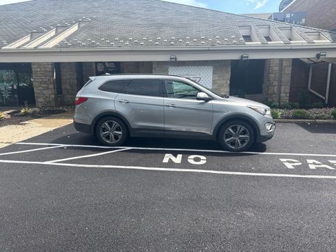 Used 2015 Hyundai Santa Fe Limited w/ Option Group 04 FWD image 3